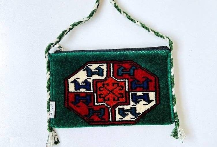 تصویر 1 از کیف گلیمی ترکمن با الگو های نمادین و بیان بصری پر قدرت